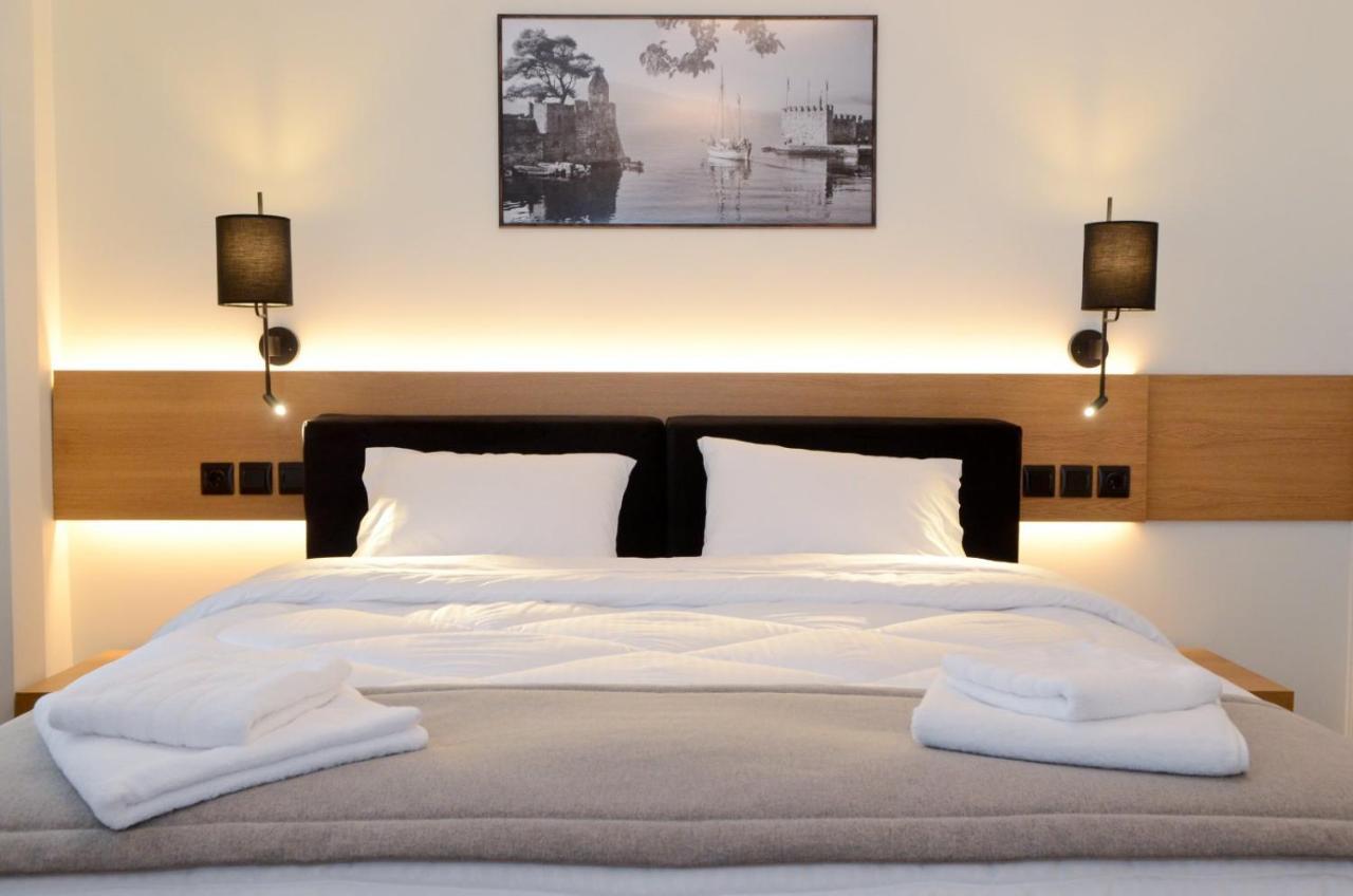 Roloi Suites 纳弗帕克托斯 外观 照片