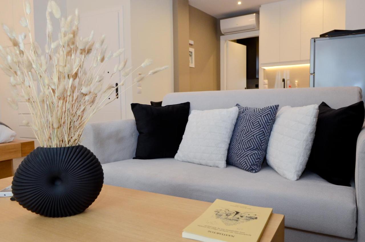 Roloi Suites 纳弗帕克托斯 外观 照片