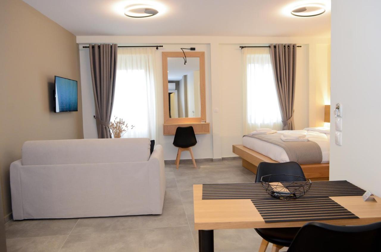 Roloi Suites 纳弗帕克托斯 外观 照片