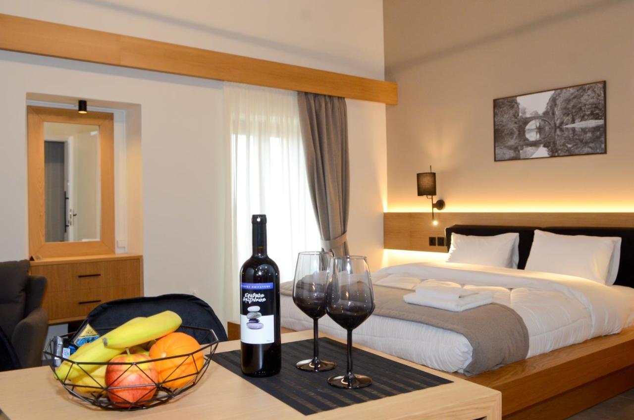 Roloi Suites 纳弗帕克托斯 外观 照片